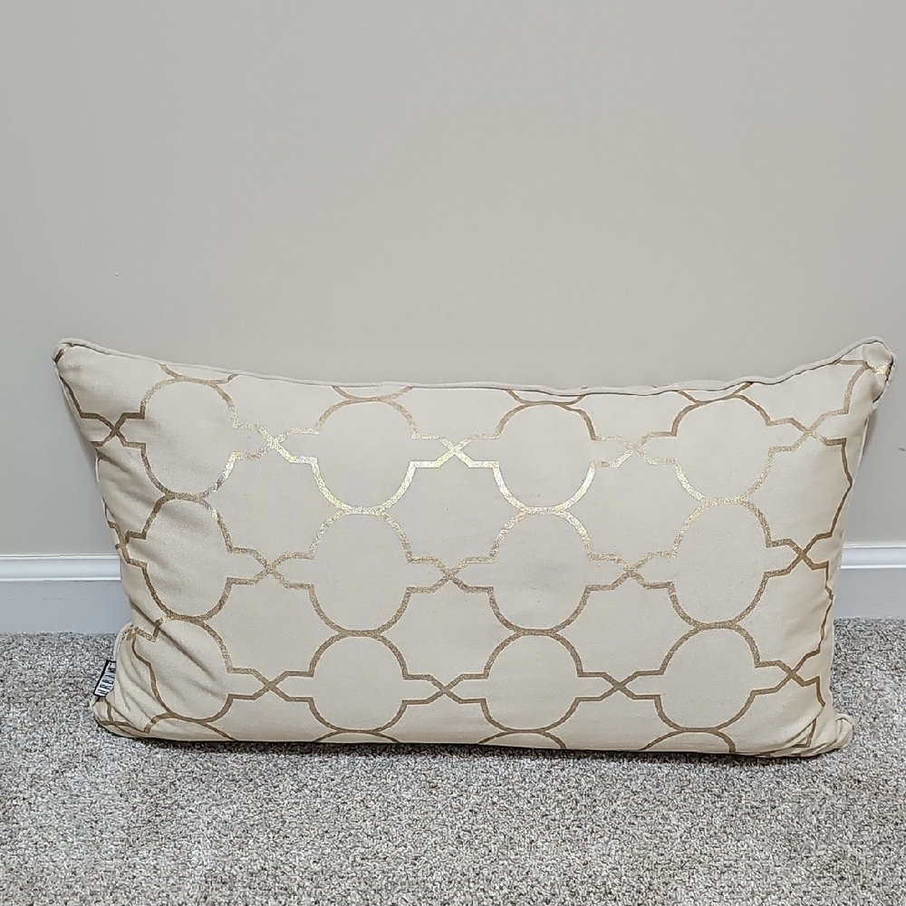 URBAN LOFT By Westex Cream and Gold Geometric Accent Pillow.